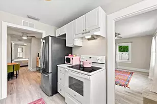 1161 Newton Ave S, Saint Petersburg, FL 33705 - Photo 12