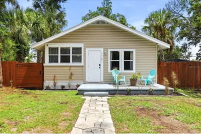 1161 Newton Avenue S, Saint Petersburg, FL 33705 - Photo 1