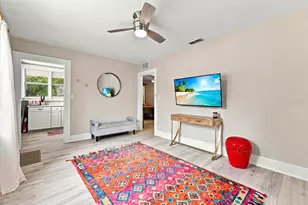 1161 Newton Ave S, Saint Petersburg, FL 33705 - Photo 8