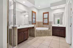 7906 Camden Woods Dr, Tampa, FL 33619 - Photo 58