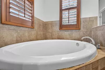 7906 Camden Woods Drive, Tampa, FL 33619 - Photo 62