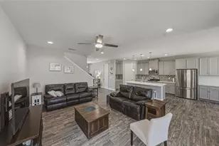 14633 Red Castle Ave, Lithia, FL 33547 - Photo 16