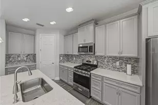 14633 Red Castle Ave, Lithia, FL 33547 - Photo 22