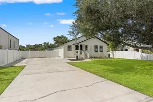 4610 W Ballast Point Blvd, Tampa, FL 33611 - Photo 4