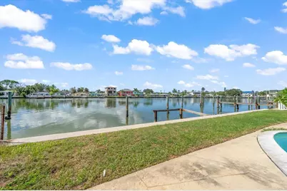 337 La Hacienda Drive, Indian Rocks Beach, FL 33785 - Photo 6