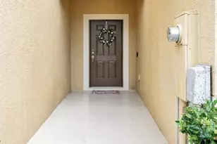 2148 Golden Falcon Dr, Ruskin, FL 33570 - Photo 6