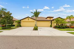322 Mystic Falls Dr, Apollo Beach, FL 33572 - Photo 6