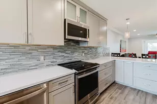 2073 Skimmer Ct W, Clearwater, FL 33762 - Photo 8