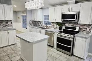 12119 Lamont Ave, New Port Richey, FL 34654 - Photo 8