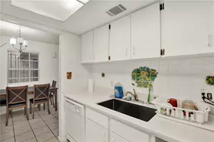 4701 Christa Ct, Tampa, FL 33614 - Photo 12