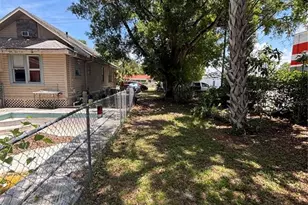 1906 Hanson St, Fort Myers, FL 33901 - Photo 8