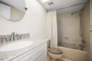 2556 Royal Pines Cir, Clearwater, FL 33763 - Photo 32
