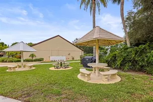 2556 Royal Pines Cir, Clearwater, FL 33763 - Photo 42
