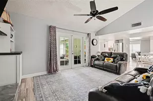 9303 Rolling Ridge Pl, Tampa, FL 33637 - Photo 2