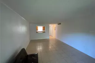 972 La Costa Cir, Sarasota, FL 34237 - Photo 4