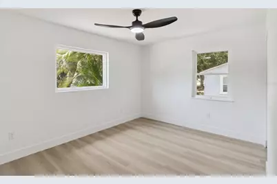 7211 Orpine Drive N, Saint Petersburg, FL 33702 - Photo 6