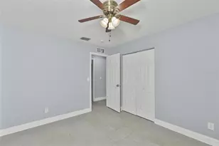 8433 Somerset Dr, Largo, FL 33773 - Photo 14