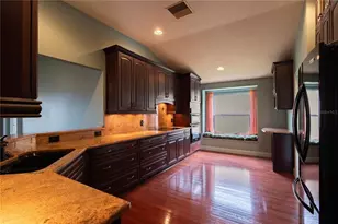 1761 Bonita Bluff Ct, Ruskin, FL 33570 - Photo 8