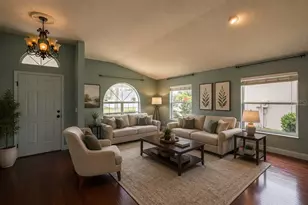 1761 Bonita Bluff Ct, Ruskin, FL 33570 - Photo 2
