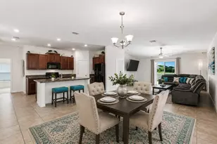928 Zone Tailed Hawk Pl, Ruskin, FL 33570 - Photo 2