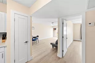 10365 Paradise Blvd, Treasure Island, FL 33706 - Photo 12