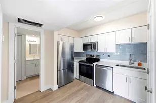 10365 Paradise Blvd, Treasure Island, FL 33706 - Photo 4