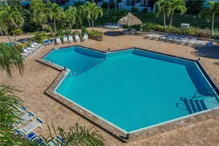 320 Island Way, Clearwater Beach, FL 33767 - Photo 38