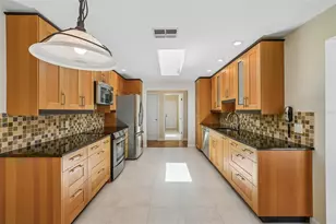 818 Village Way, Palm Harbor, FL 34683 - Photo 10