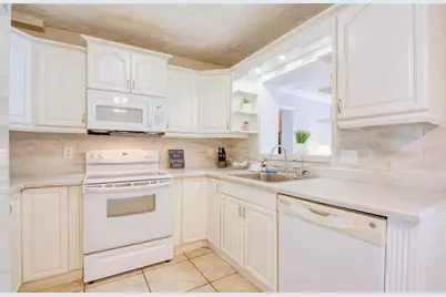 5213 97th Way N, Saint Petersburg, FL 33708 - Photo 4