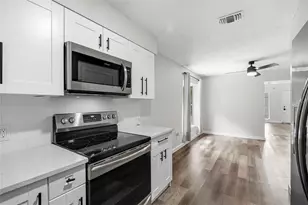 2801 51st Ave S, Saint Petersburg, FL 33712 - Photo 14