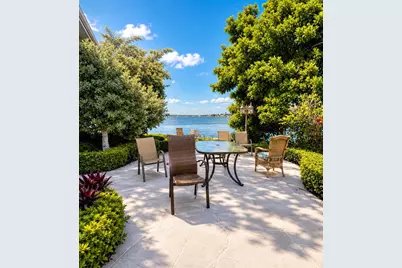 295 110th Avenue #1, Saint Petersburg, FL 33706 - Photo 2