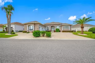 6750 Huntington Hills Blvd, Lakeland, FL 33810 - Photo 2