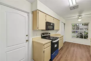 1025 Malletwood Dr, Brandon, FL 33510 - Photo 8