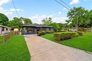 605 N Woodlynne Ave, Tampa, FL 33609 - Photo 2