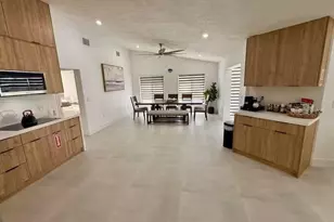 4760 Camphor Ave, Sarasota, FL 34231 - Photo 4
