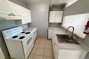 827 Paris Ave S, Saint Petersburg, FL 33701 - Photo 2