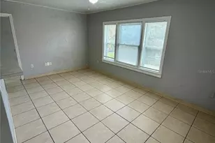 827 Paris Ave S, Saint Petersburg, FL 33701 - Photo 4