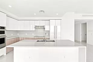 400 Central Ave, Saint Petersburg, FL 33701 - Photo 12
