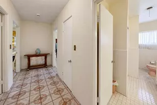 6035 7th St S, Saint Petersburg, FL 33705 - Photo 14
