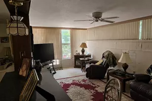 6035 7th St S, Saint Petersburg, FL 33705 - Photo 10