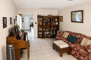 6035 7th St S, Saint Petersburg, FL 33705 - Photo 8