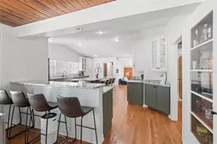 517 Avery Ave, Crystal Beach, FL 34681 - Photo 6
