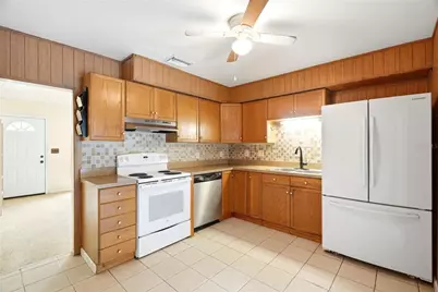 427 1st Avenue NE, Largo, FL 33770 - Photo 14