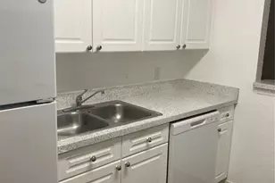 18001 Richmond Pl Dr, Tampa, FL 33647 - Photo 4