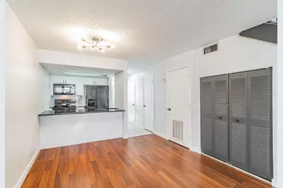 4907 W McElroy Avenue #H209, Tampa, FL 33611 - Photo 8