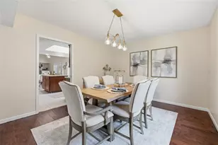 11007 Theresa Arbor Dr, Tampa, FL 33617 - Photo 14