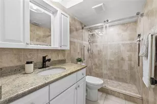 11007 Theresa Arbor Dr, Tampa, FL 33617 - Photo 22
