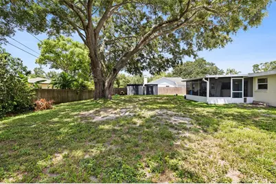 2287 Manor Boulevard N, Clearwater, FL 33765 - Photo 4