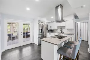 2287 Manor Blvd N, Clearwater, FL 33765 - Photo 12