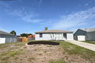 11748 Oceanspray Blvd, Englewood, FL 34224 - Photo 10